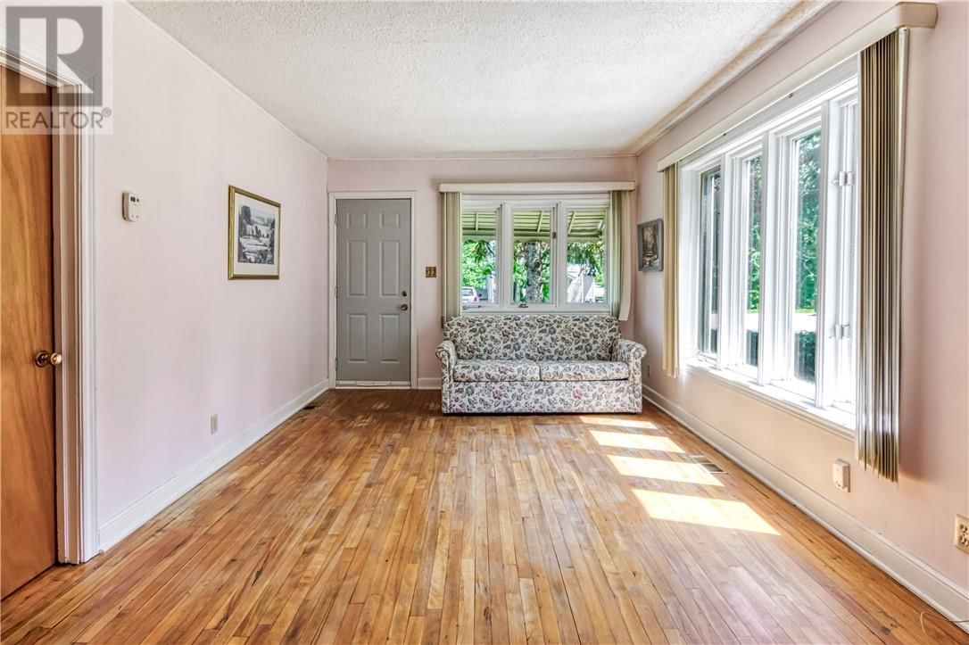 14 OAK AVENUE Image 6