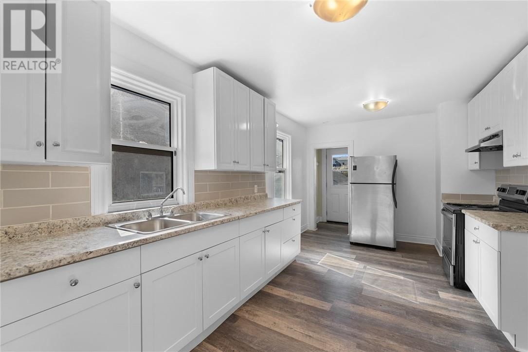 973 LORNE STREET Image 18