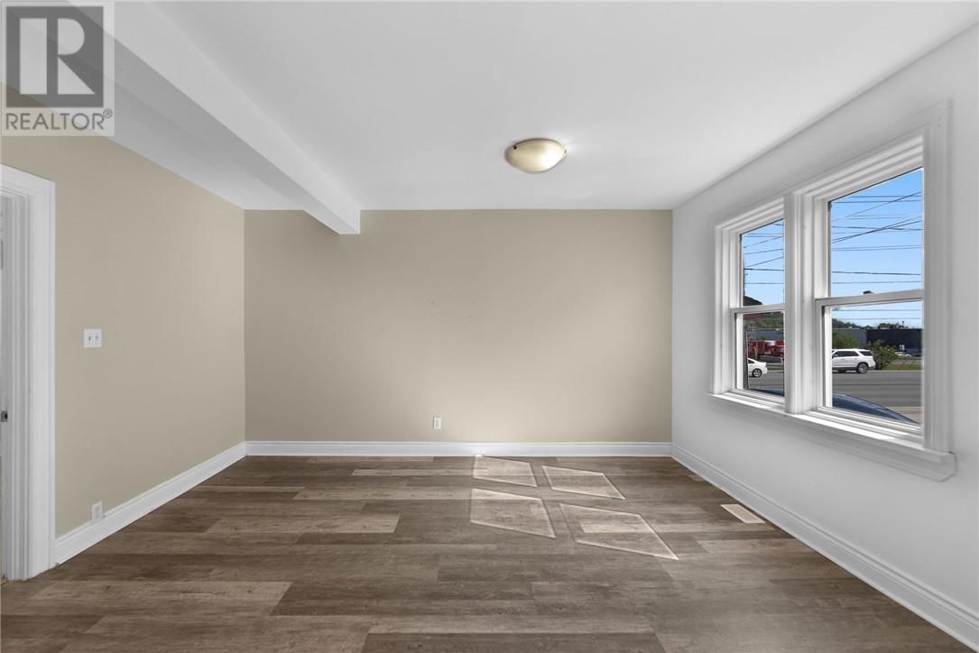 973 LORNE STREET Image 23
