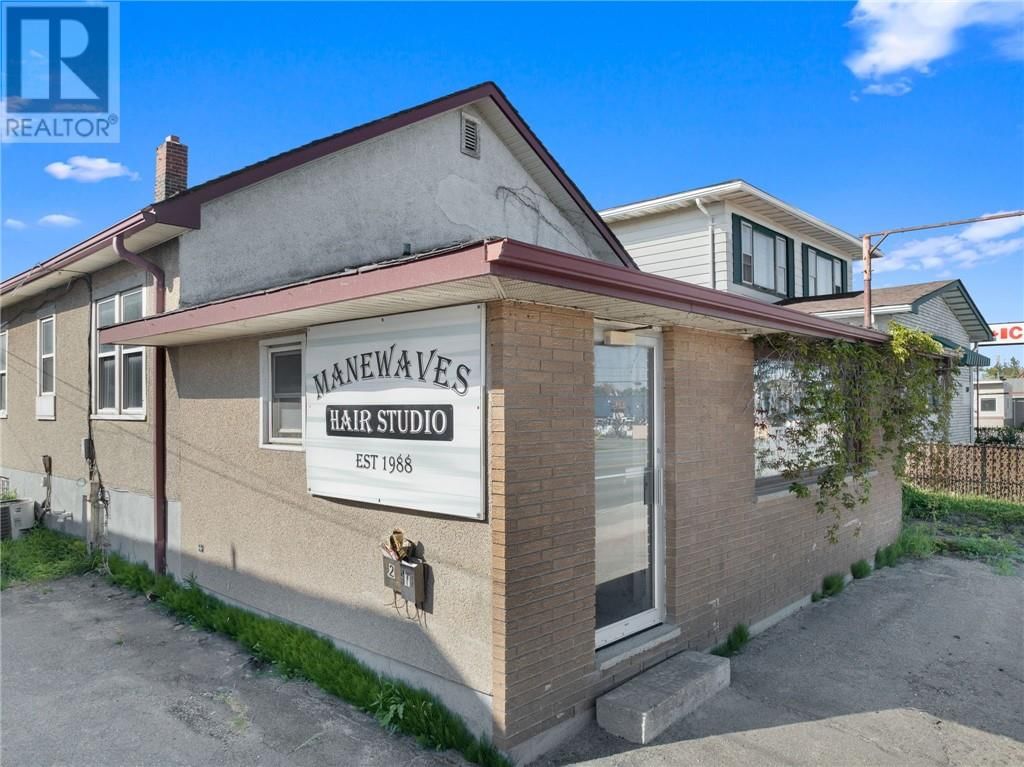 973 LORNE STREET Image 4