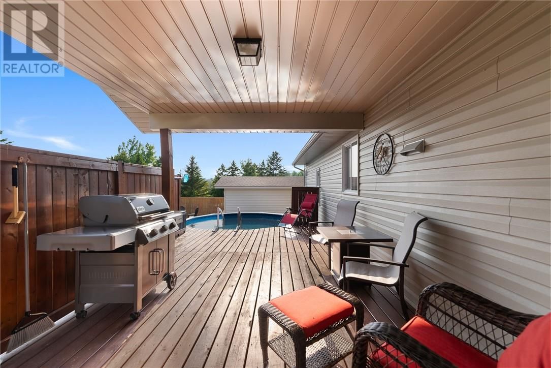 9 HAWTHORNE STREET Image 33