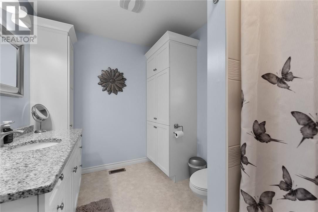 9 HAWTHORNE STREET Image 41