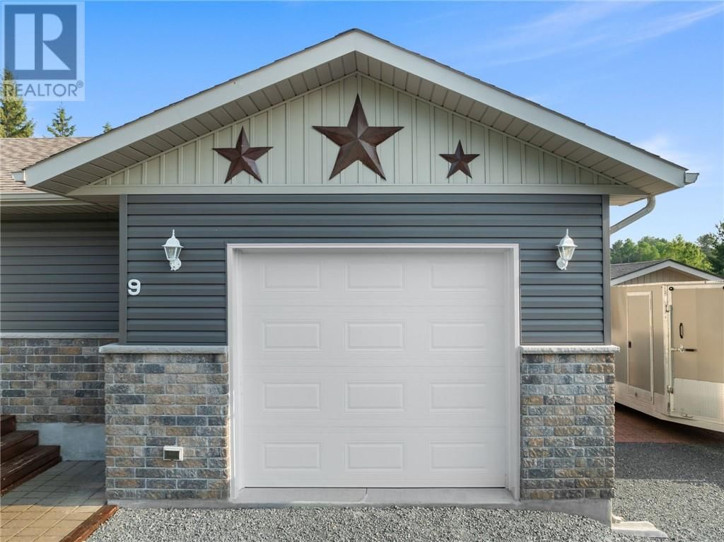 9 HAWTHORNE STREET Image 55