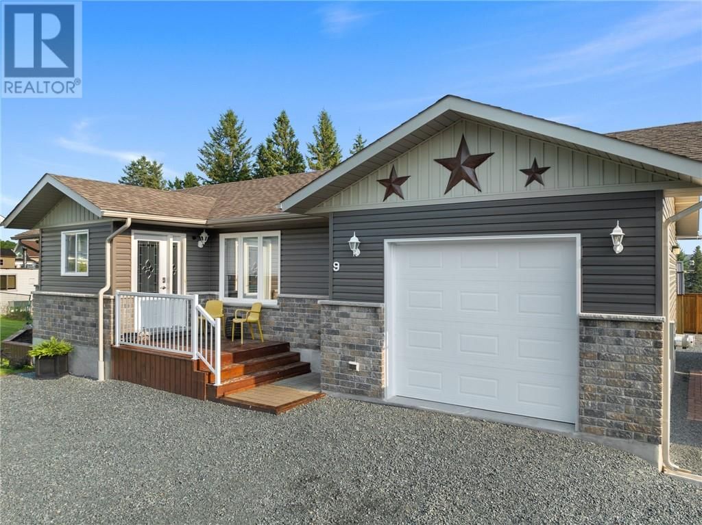 9 HAWTHORNE STREET Image 57