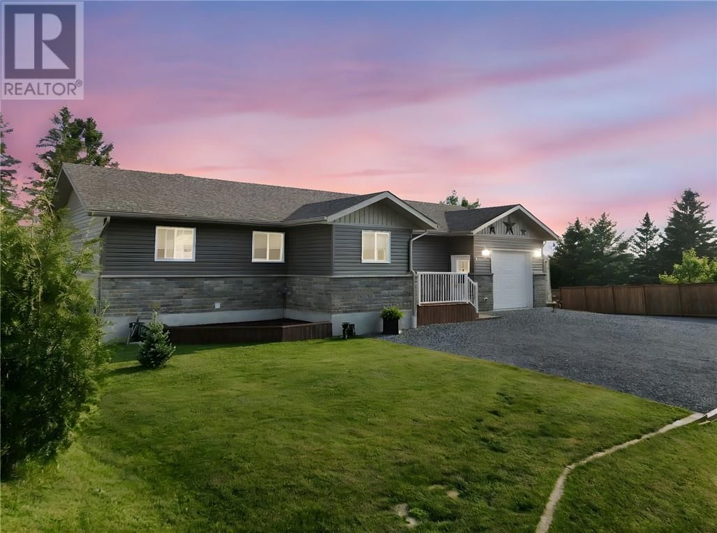 9 HAWTHORNE STREET Image 6