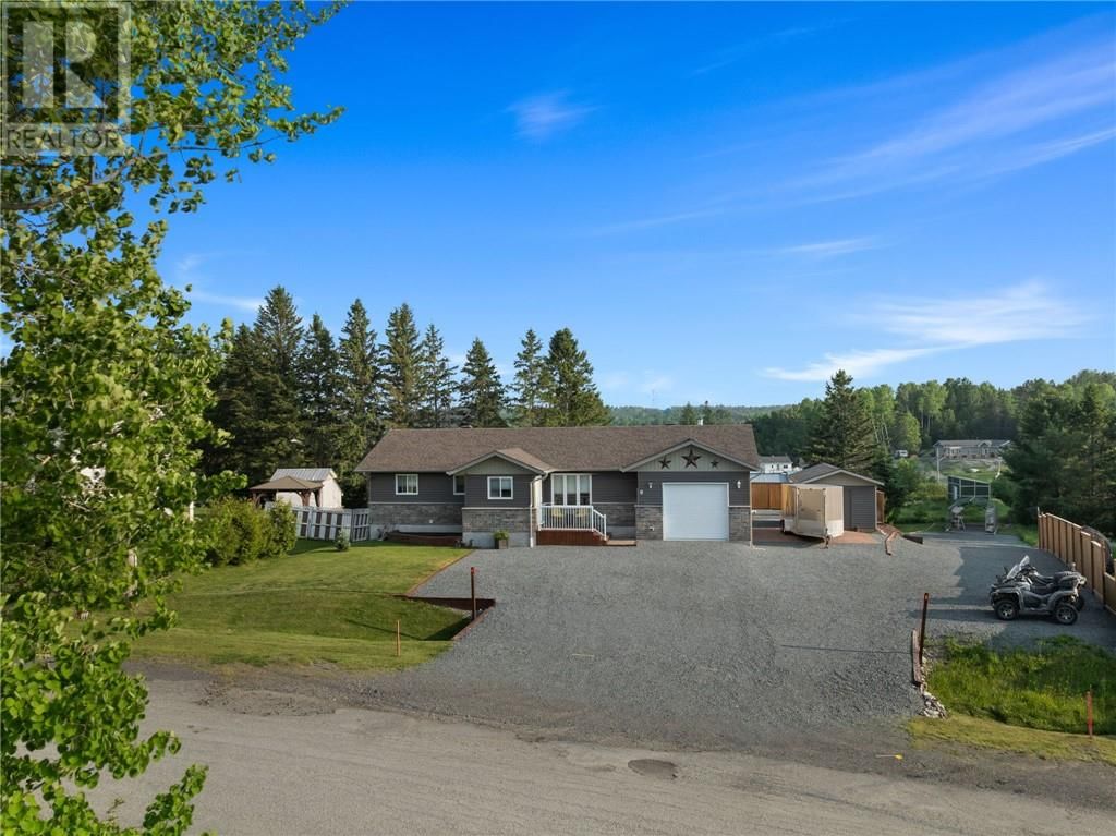 9 HAWTHORNE STREET Image 69