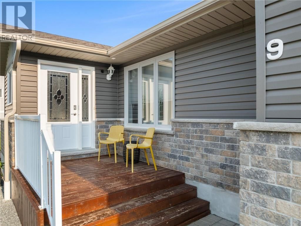 9 HAWTHORNE STREET Image 7
