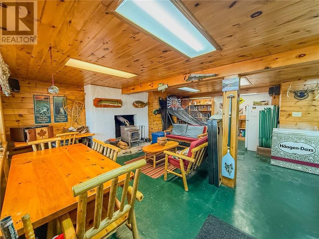 1086 LAKE STREET Image 18