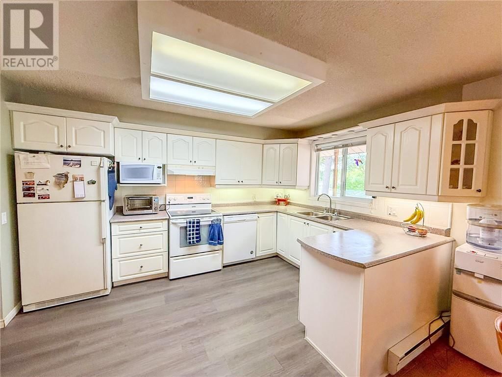 1086 LAKE STREET Image 26