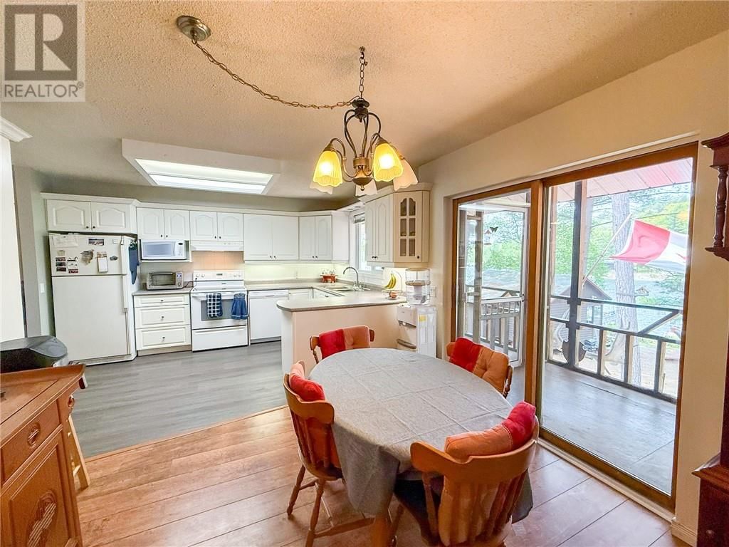 1086 LAKE STREET Image 27
