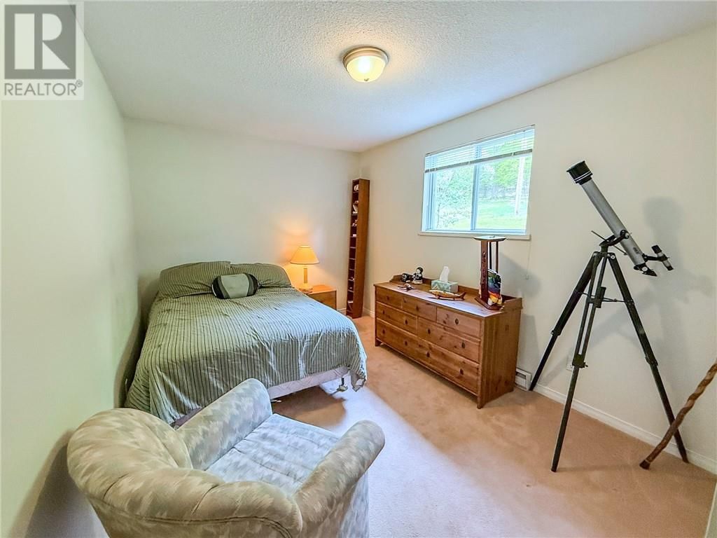 1086 LAKE STREET Image 34