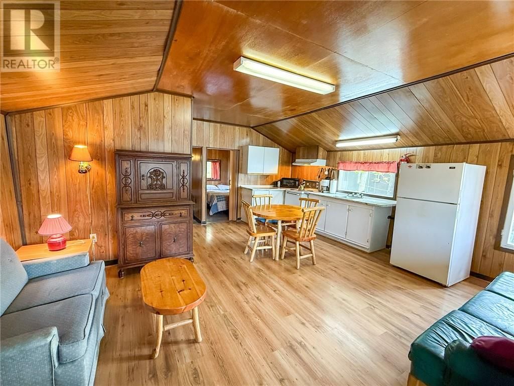 1086 LAKE STREET Image 60