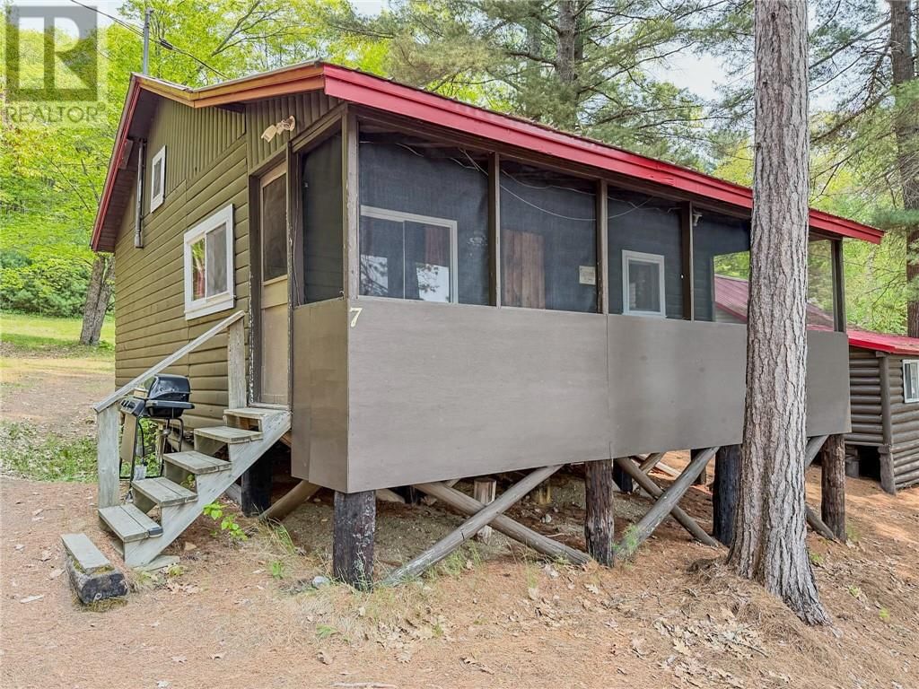 1086 LAKE STREET Image 71
