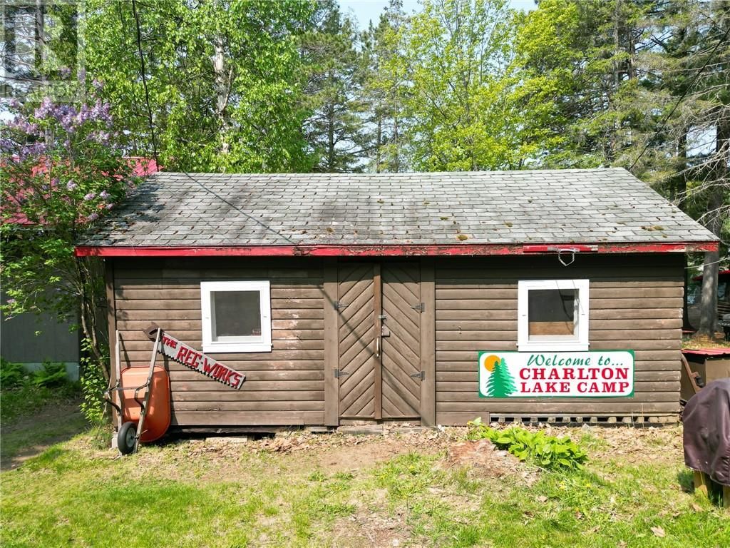 1086 LAKE STREET Image 75