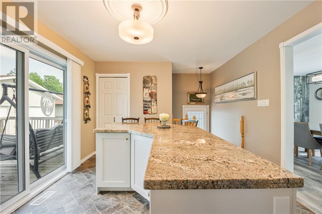 4142 FROST AVENUE Image 10