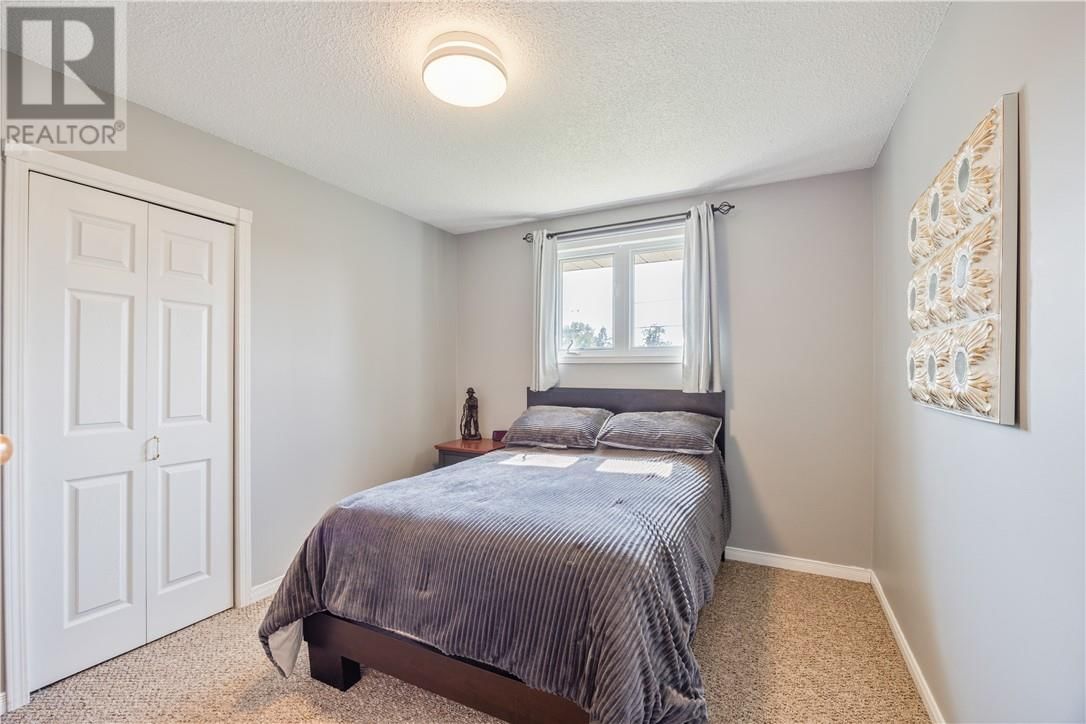 4142 FROST AVENUE Image 17