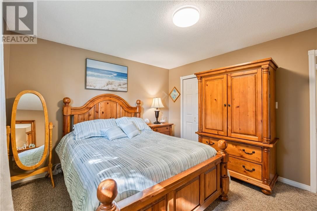 4142 FROST AVENUE Image 19