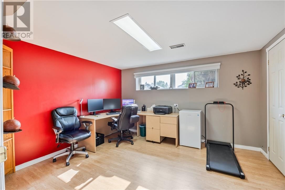 4142 FROST AVENUE Image 30