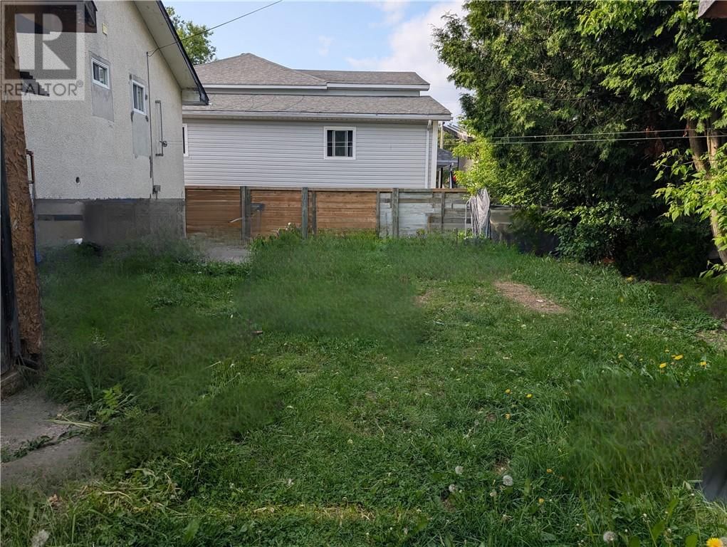 82 CHARETTE AVENUE Image 2