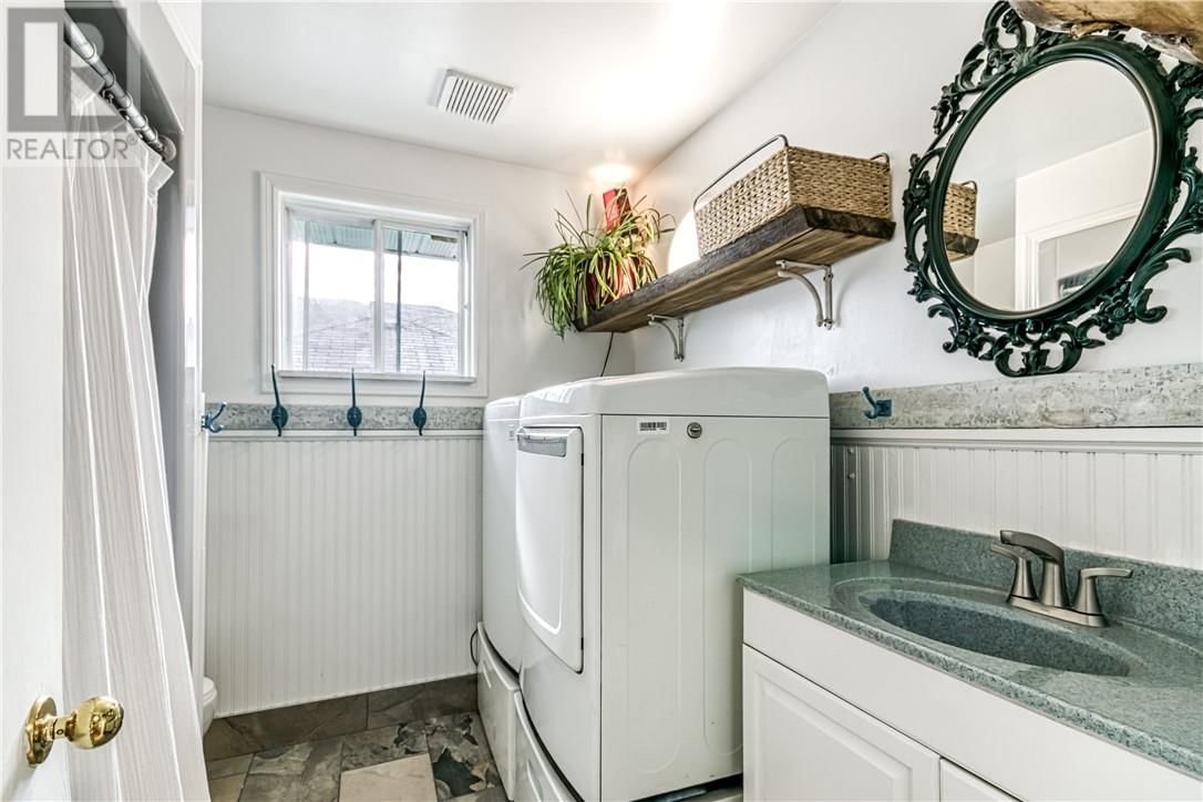 1548 GAUTHIER STREET Image 24