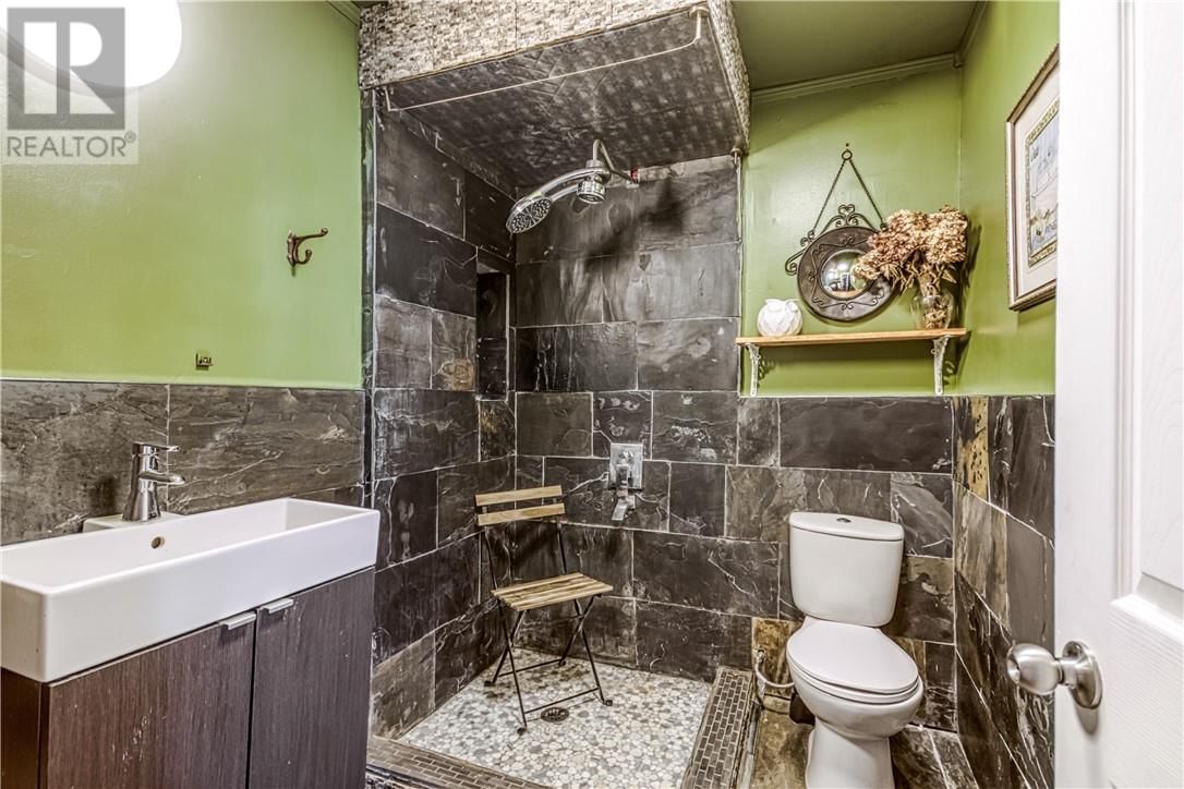 1548 GAUTHIER STREET Image 29