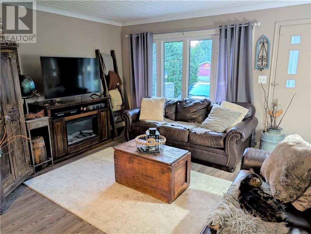 413 CULVER CRESCENT Image 23