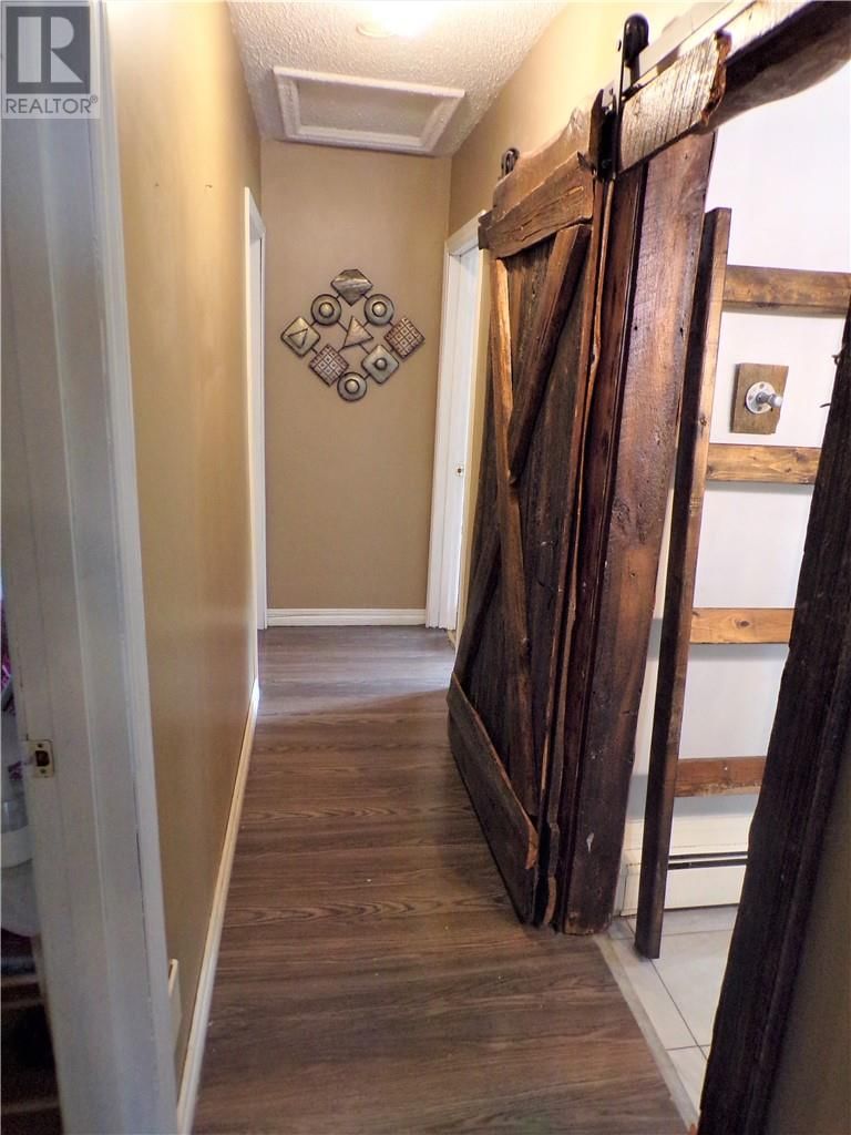 413 CULVER CRESCENT Image 25