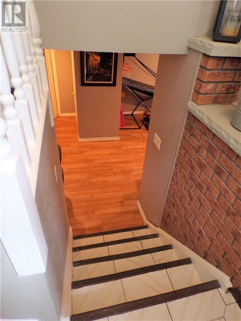 413 CULVER CRESCENT Image 39