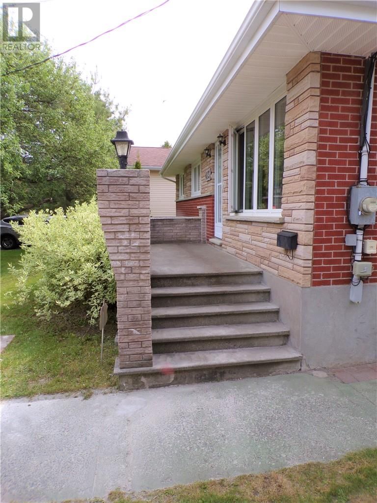 413 CULVER CRESCENT Image 7