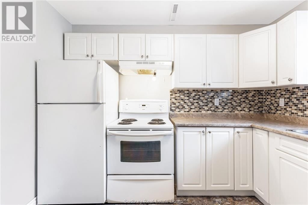 6 GINO STREET Image 11
