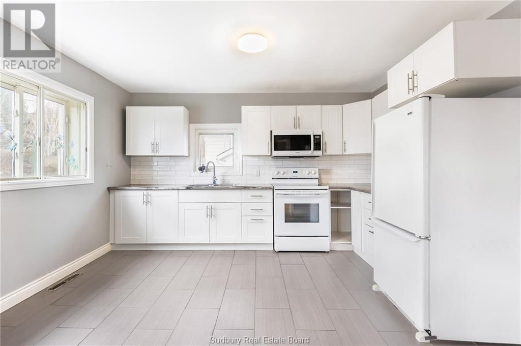 6 GINO STREET Image 18