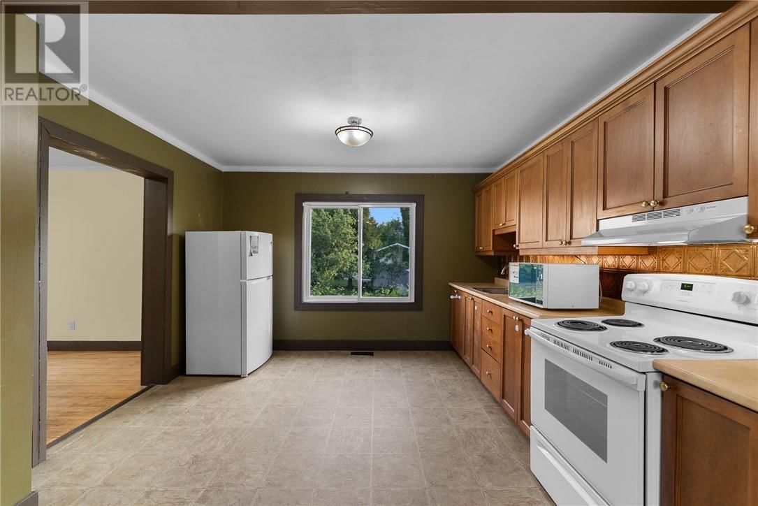 207 MOUNTAIN STREET Image 12