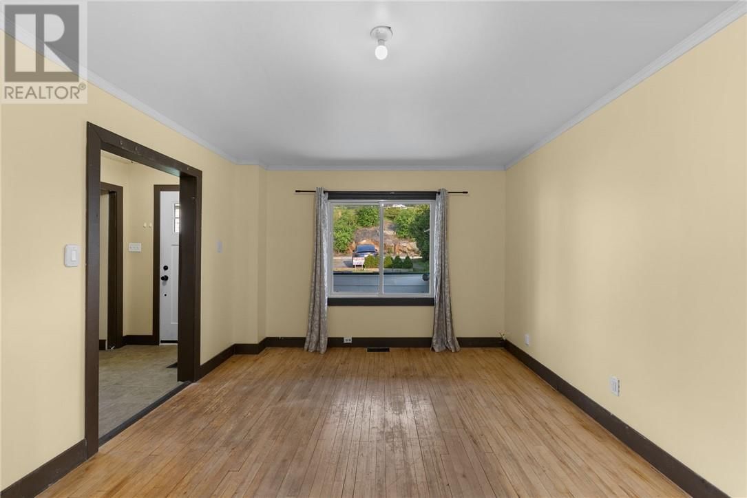 207 MOUNTAIN STREET Image 16