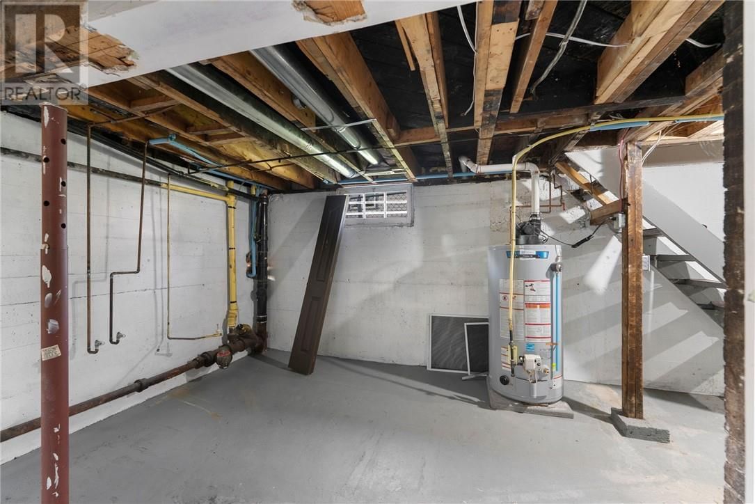 207 MOUNTAIN STREET Image 38