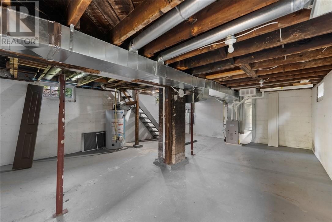 207 MOUNTAIN STREET Image 39