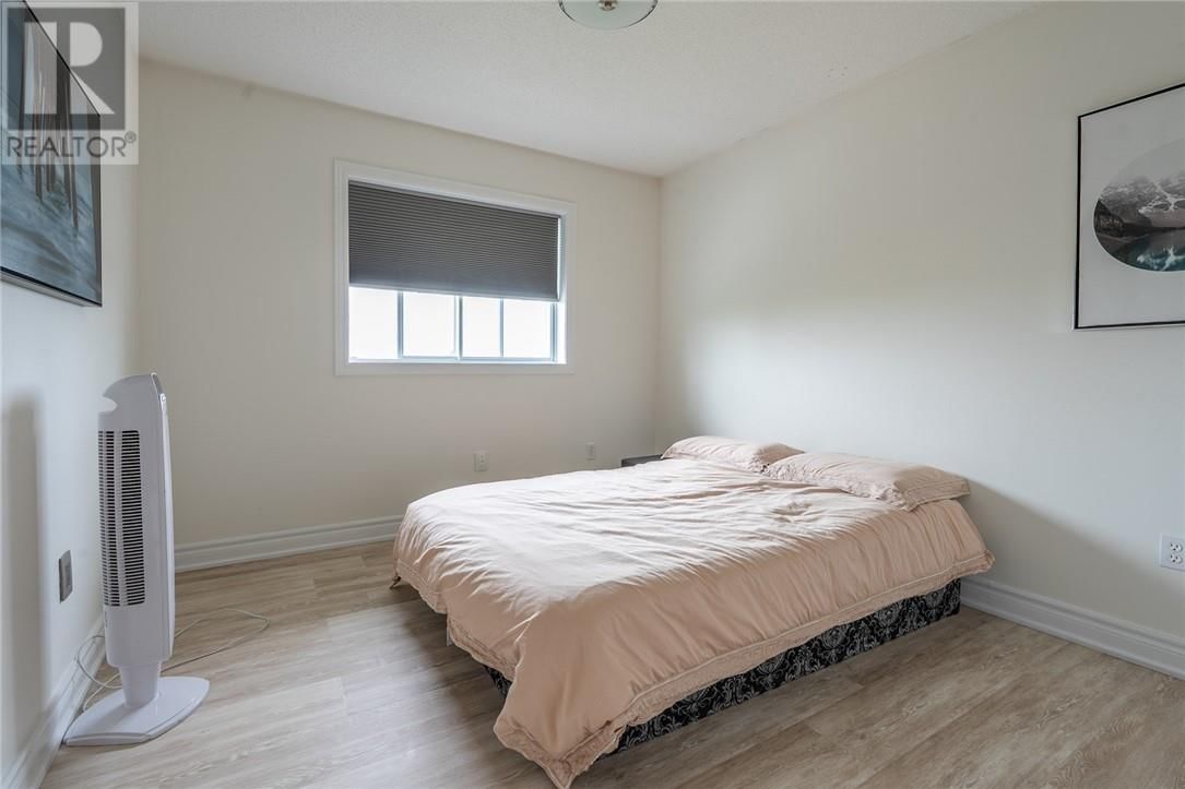 117 GARDENVALE COURT Image 15