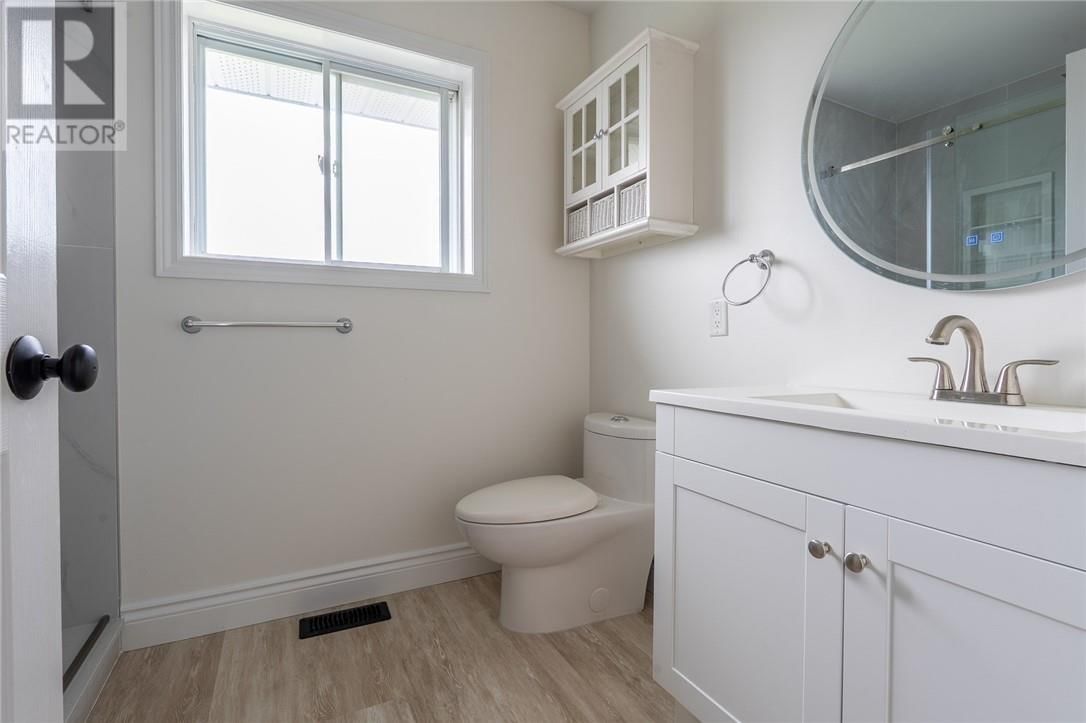 117 GARDENVALE COURT Image 16
