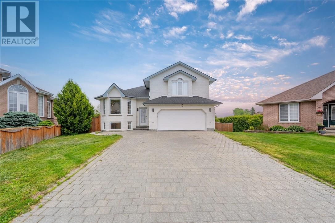 117 GARDENVALE COURT Image 2