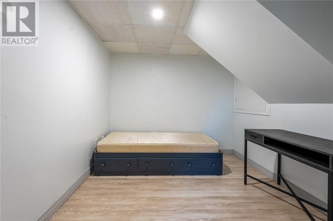 117 GARDENVALE COURT Image 22