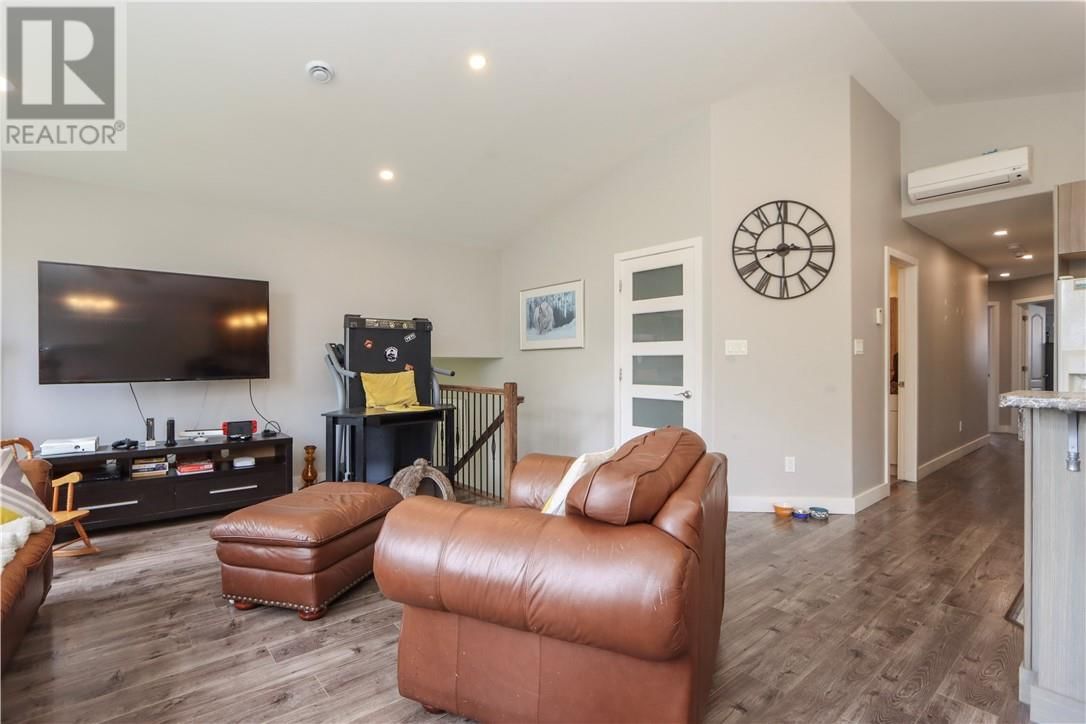 52 ARMAND STREET Image 31