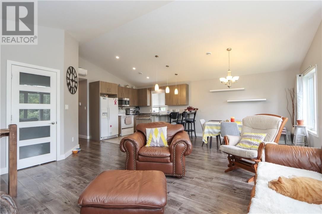52 ARMAND STREET Image 32