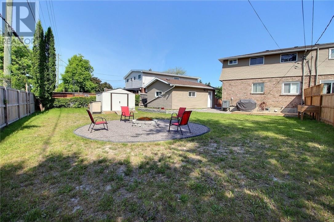 15 ELMHURST Image 23