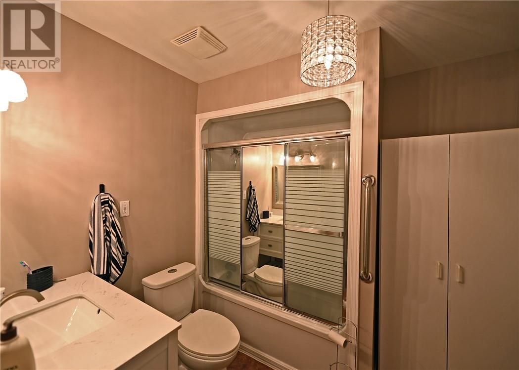 251 LAURETTE STREET Image 10