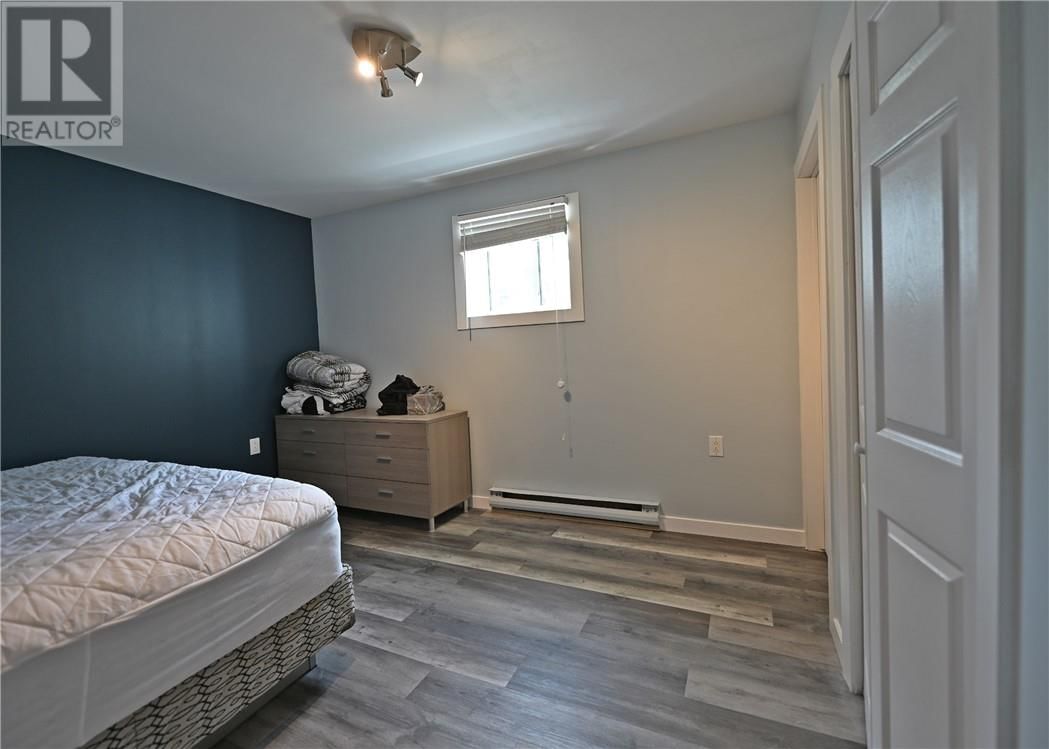 251 LAURETTE STREET Image 11