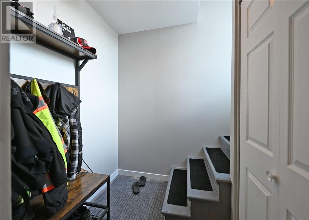 251 LAURETTE STREET Image 12