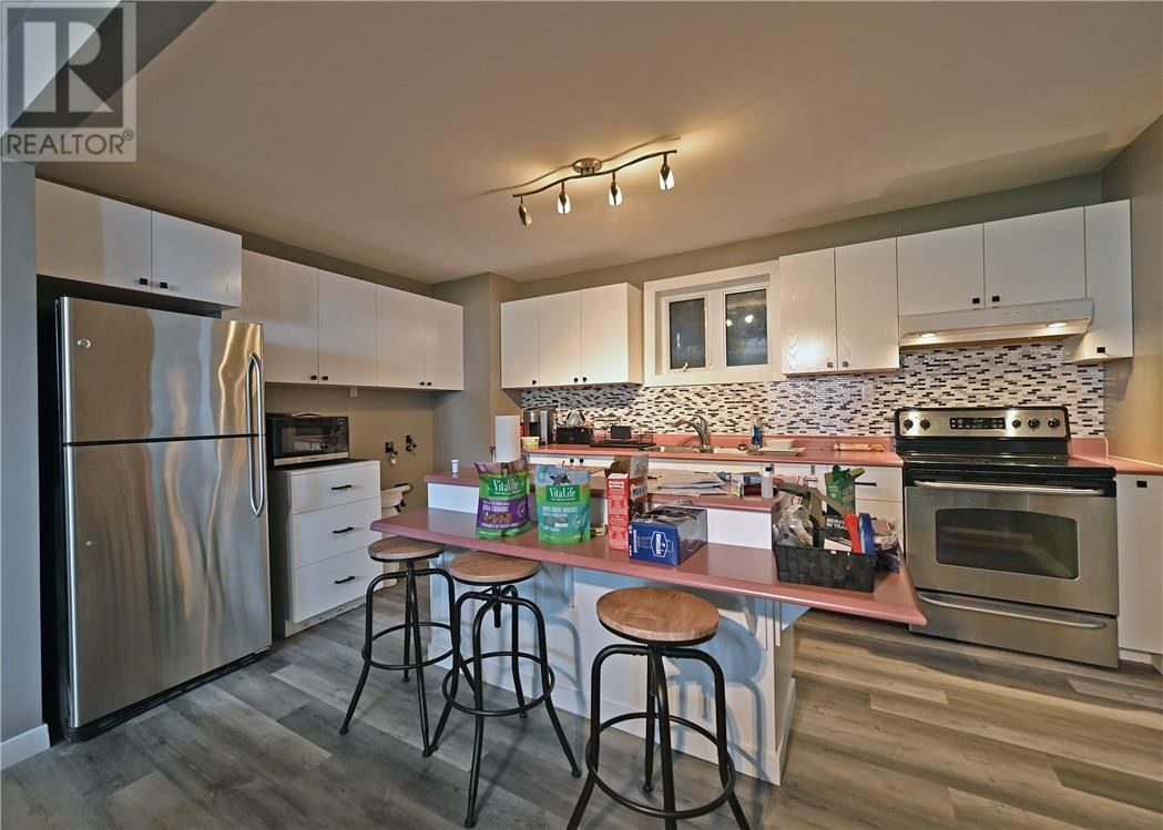 251 LAURETTE STREET Image 13