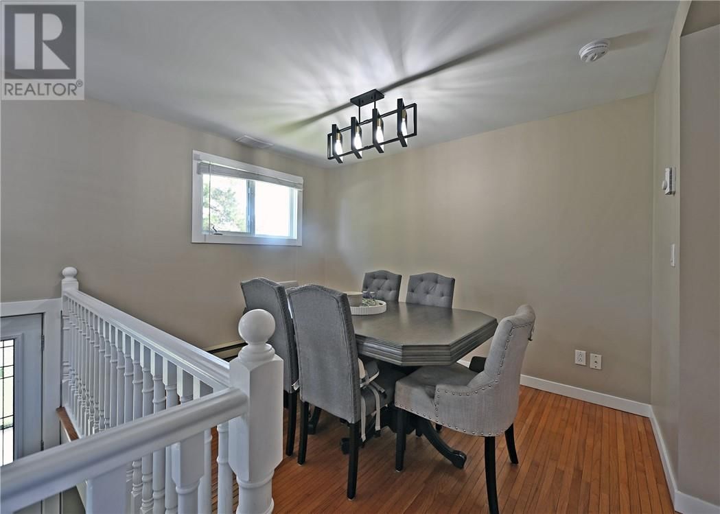 251 LAURETTE STREET Image 17