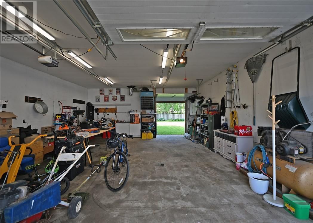251 LAURETTE STREET Image 21