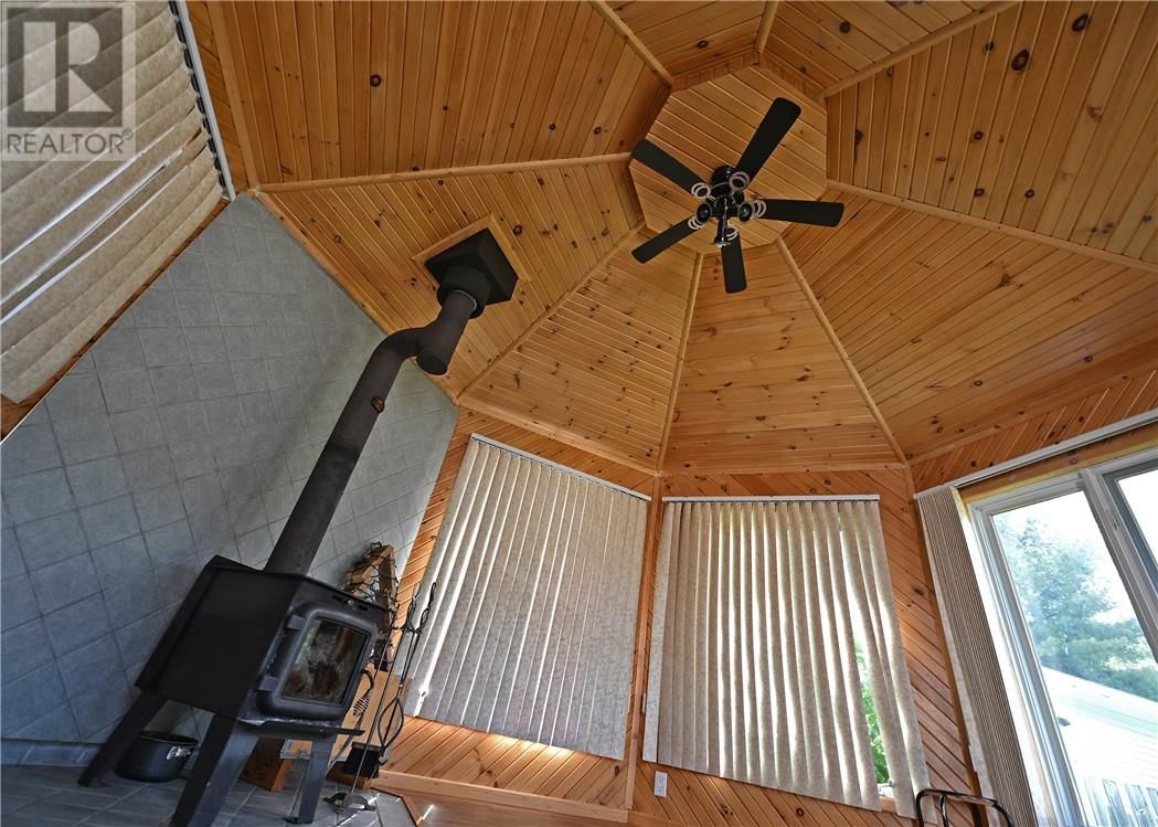 251 LAURETTE STREET Image 23