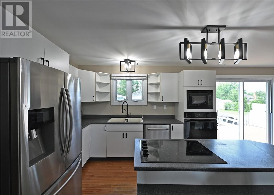 251 LAURETTE STREET Image 24